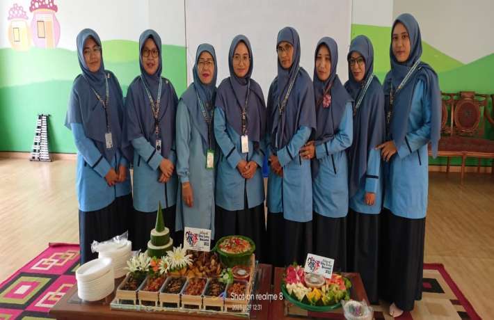 TASYAKURAN MEMPERINGATI HARI GURU BERSAMA KOMITE SEKOLAH